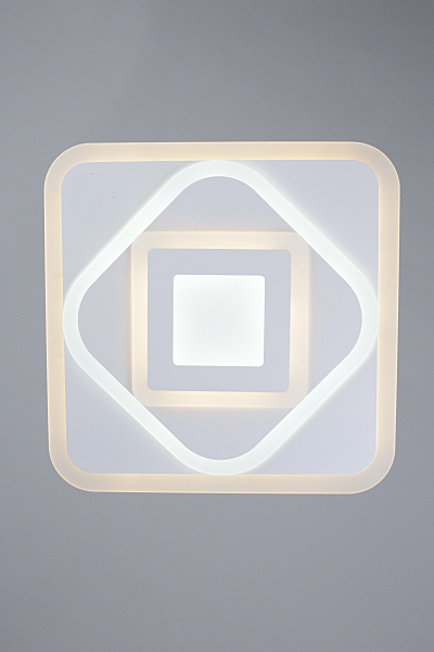 Потолочный светодиодный светильник Omnilux white OML-06207-80